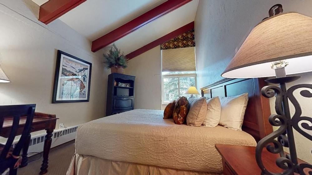 Christiania Condos - CoralTree Residence Collection photo 44