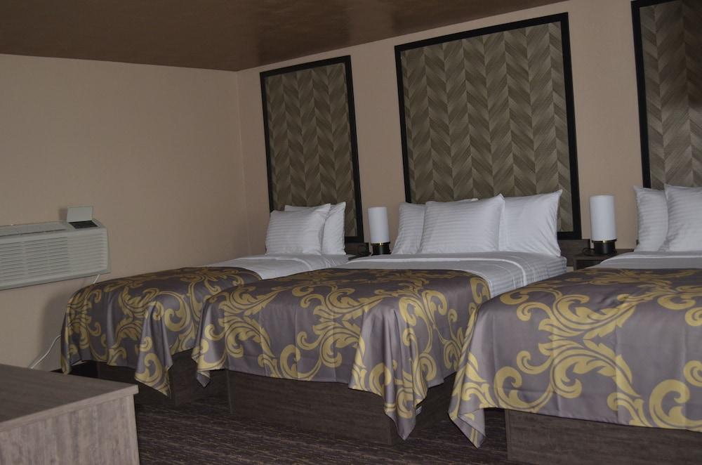 AArya Hotel By Niagara Fashion Outlets photo 9