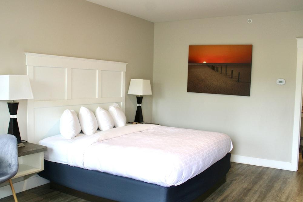 Empire Lakeshore Inn photo 15