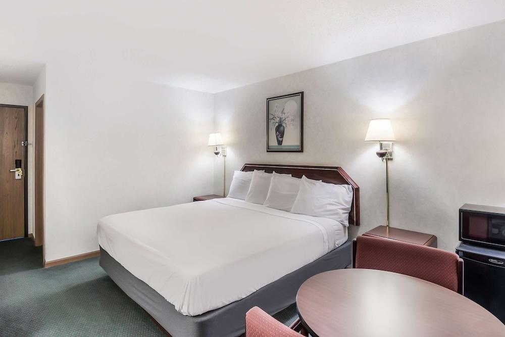 Americas Best Value Inn Wenona photo 11