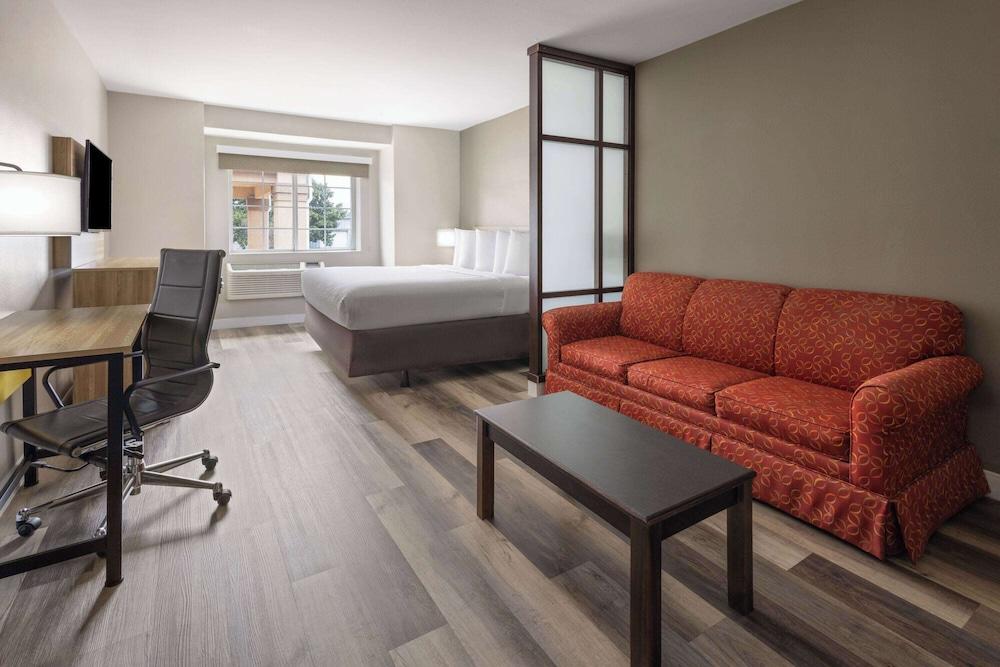 Days Inn By Wyndham Jackson Downtown photo 4