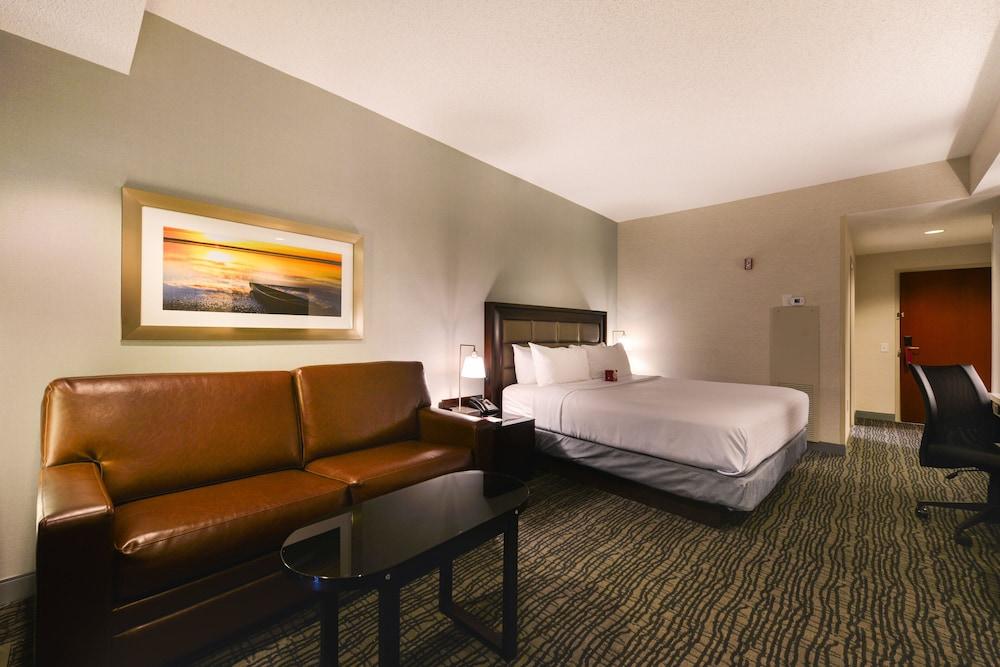 Crowne Plaza Springfield by IHG photo 42