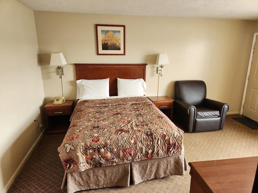 Royal Motel photo 45