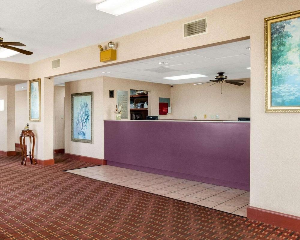 Econo Lodge Greenville photo 2