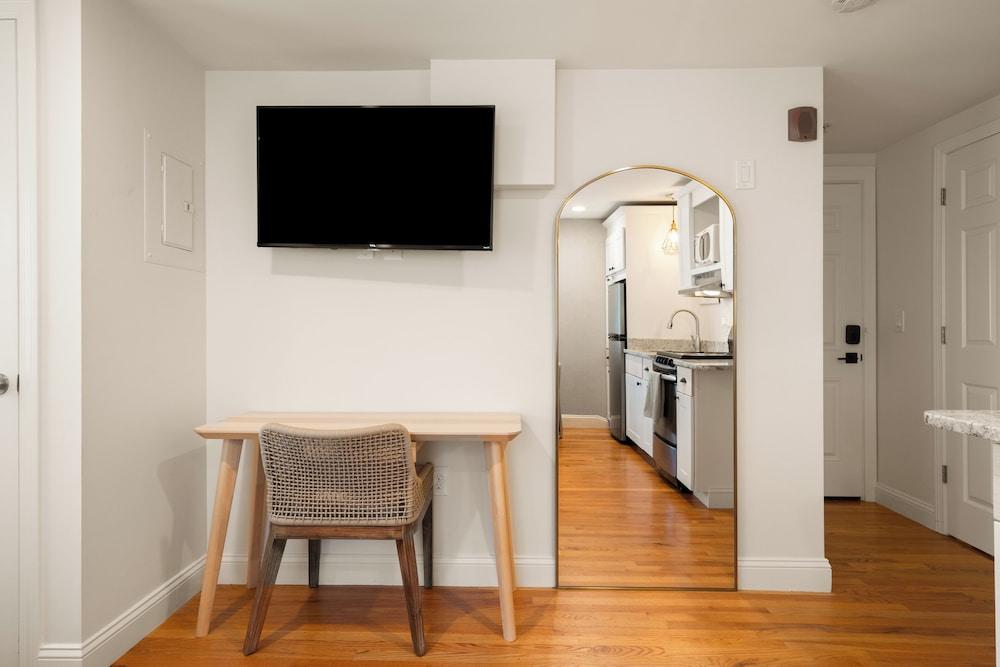 Hygge House Suites photo 38