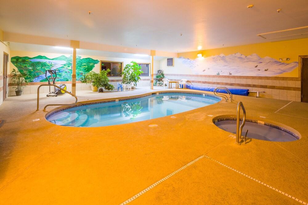 Alpine Inn & Suites photo 22