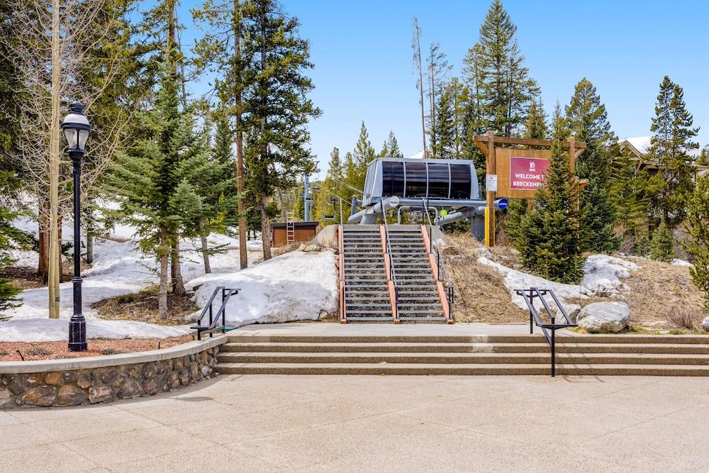 Pine Ridge Condominiums photo 56
