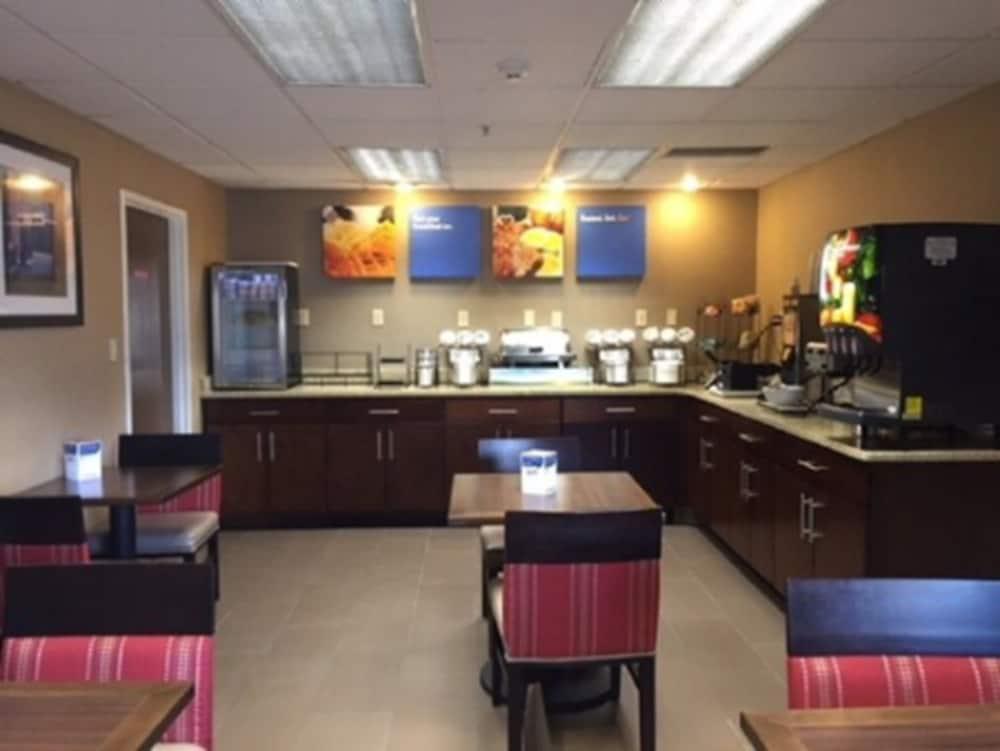 Comfort Inn Tucson Central photo 31