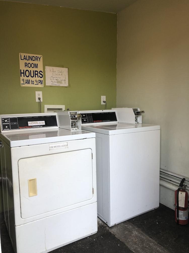 Valueinn Motel photo 45