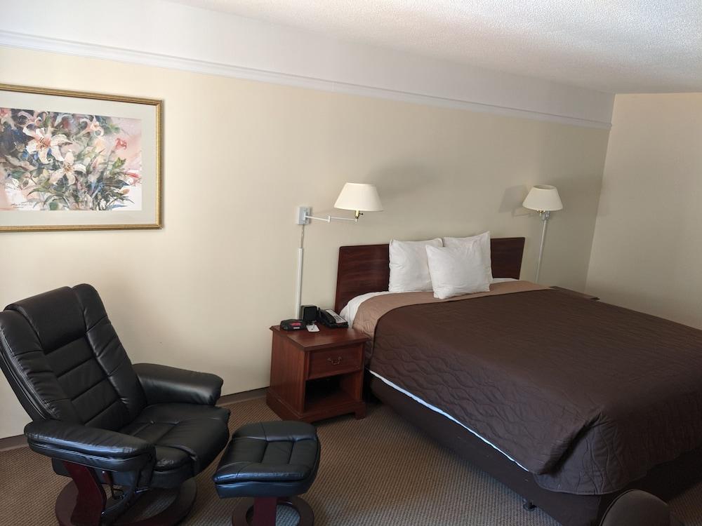 Western Inn and Suites photo 14