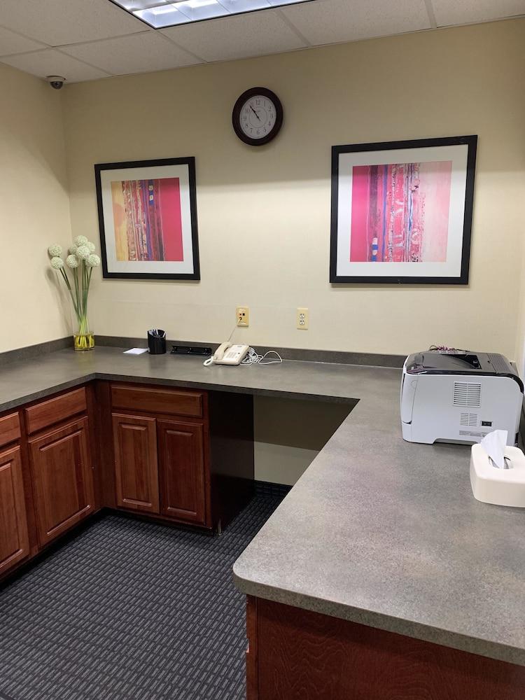 Towneplace Suites by Marriott Warren photo 2