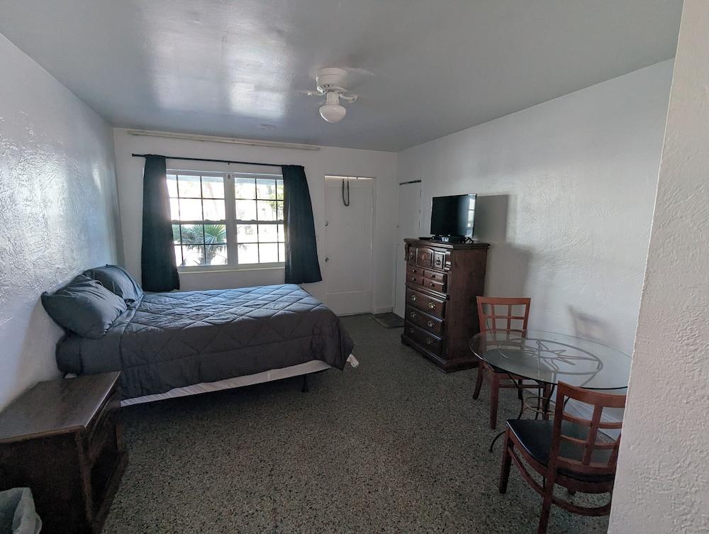 Ocean Mist Motel photo 12