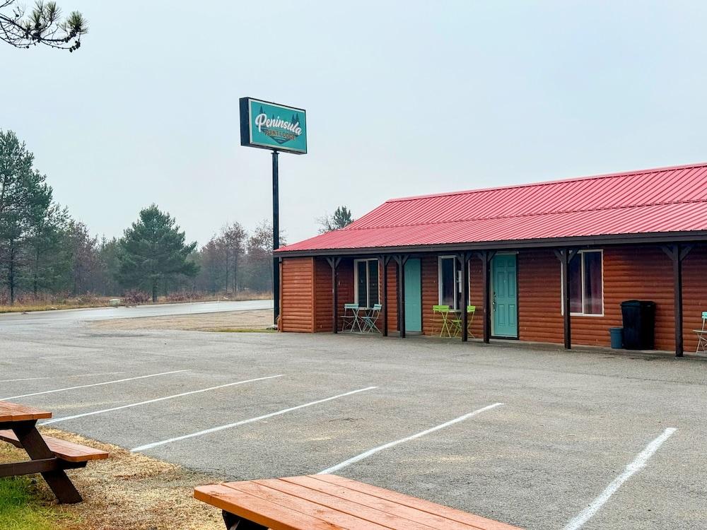 Peninsula Point Lodge photo 1