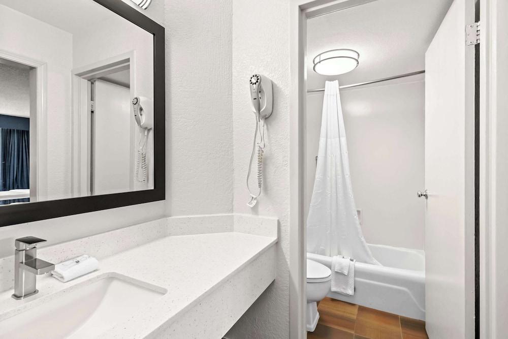 Suburban Studios Slidell I-10 photo 22