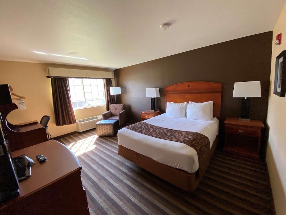 Best Western Manhattan Inn photo 15