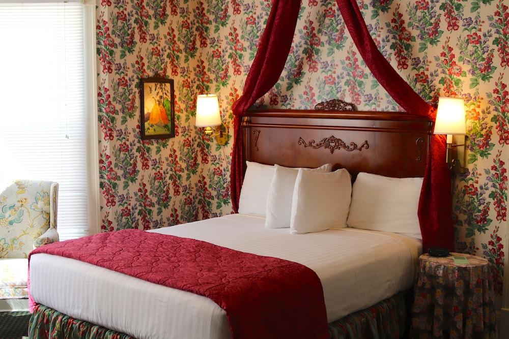 Inn on Mackinac photo 86