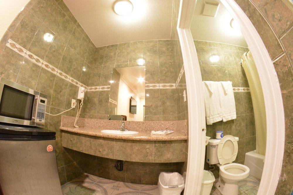 Palace Inn Oxnard photo 43
