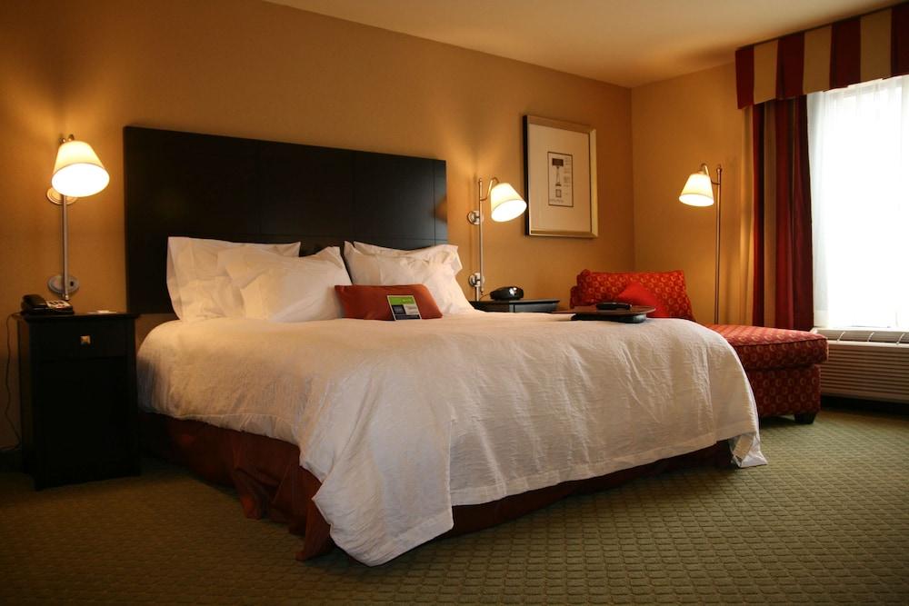 Hampton Inn Jacksonville-Anniston Area photo 32