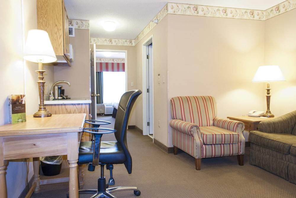Country Inn & Suites by Radisson, Cedar Falls, IA photo 39