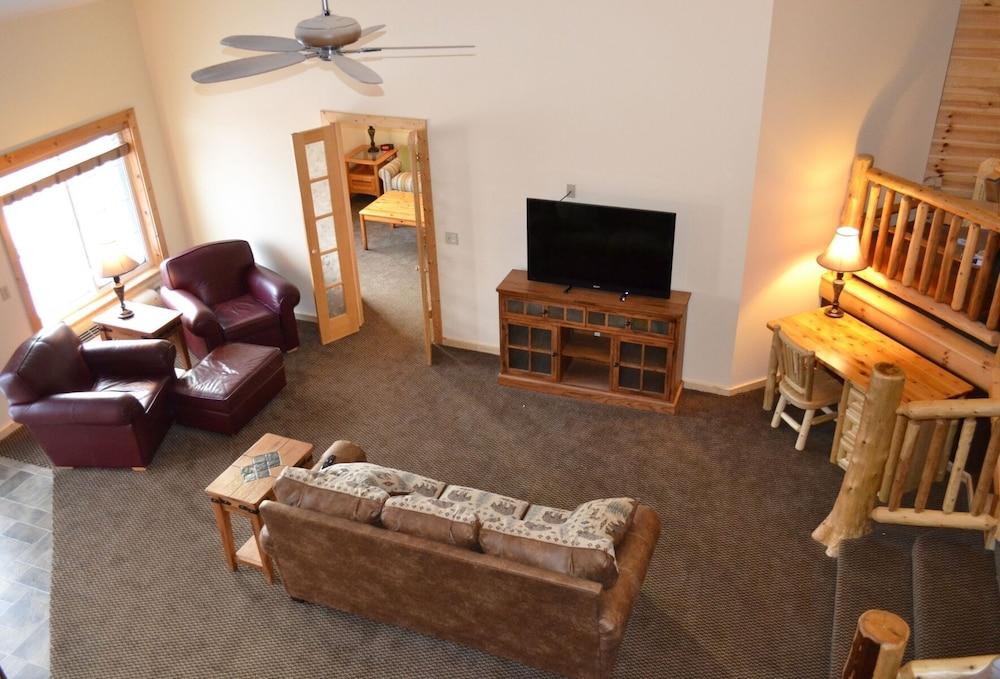 Crooked River Lodge photo 22