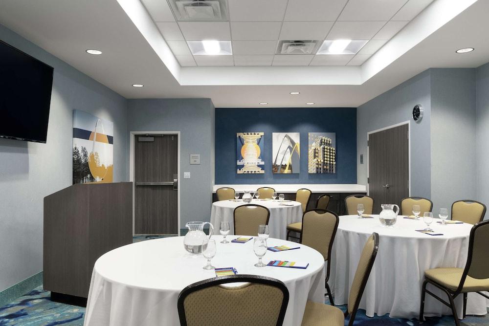 Hampton Inn O'Fallon photo 22