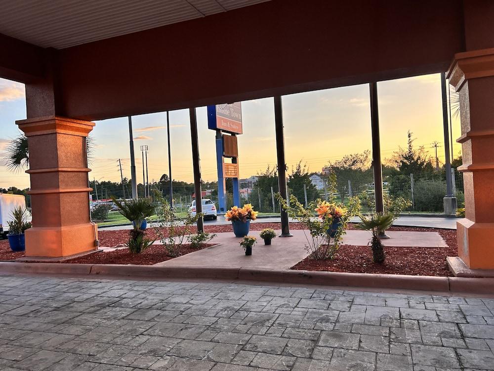 HomeTown Inn & Suites photo 22