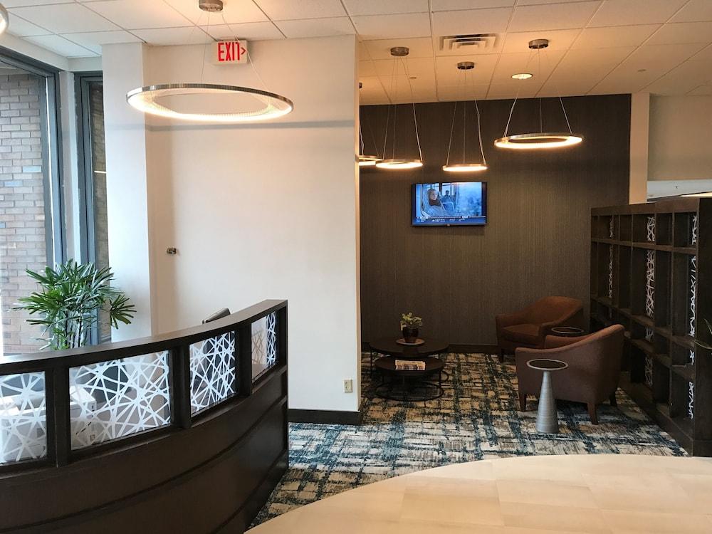 Sheraton Milwaukee Brookfield Hotel photo 49