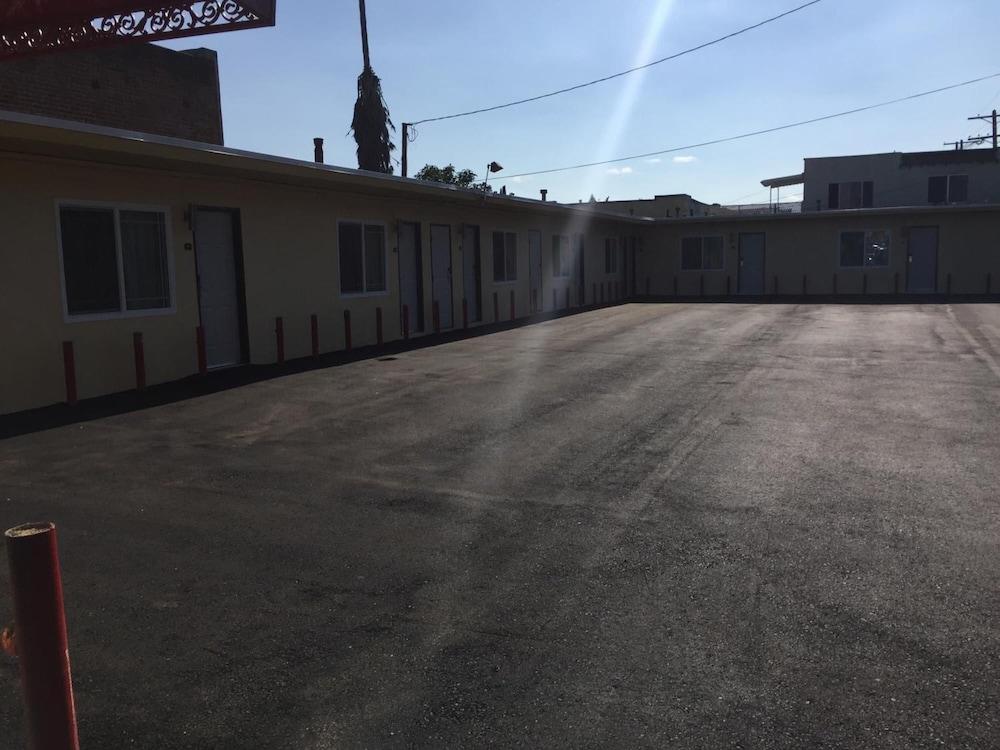 Park Motel photo 22