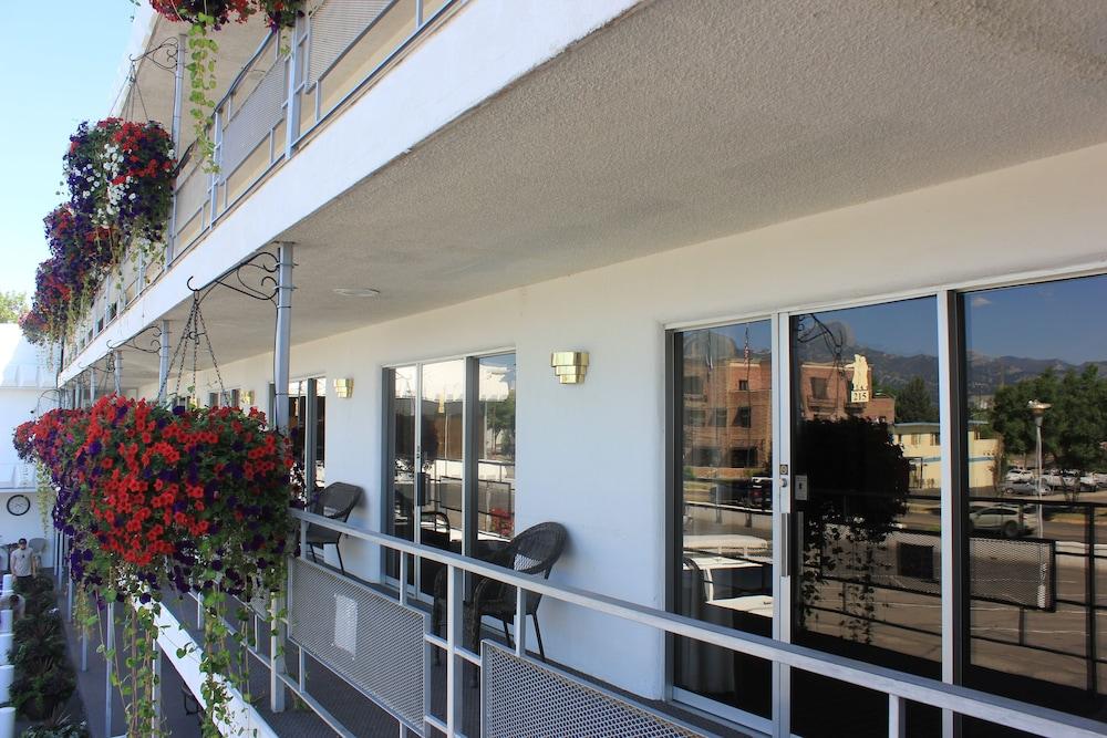 Bozeman Lewis & Clark Motel photo 9