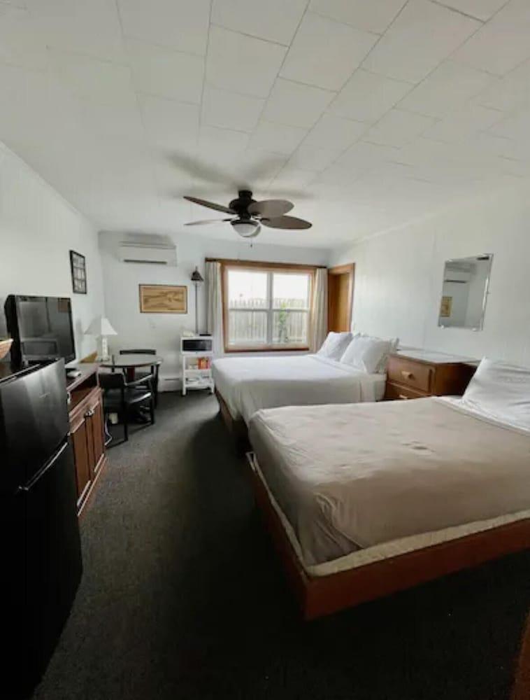 Echo Motel & Oceanfront Properties photo 2
