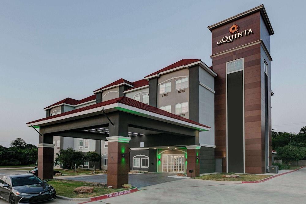 La Quinta Inn & Suites by Wyndham Decatur photo 9
