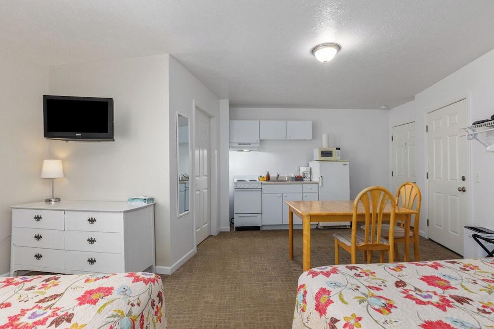 The Lakeview Motel photo 44