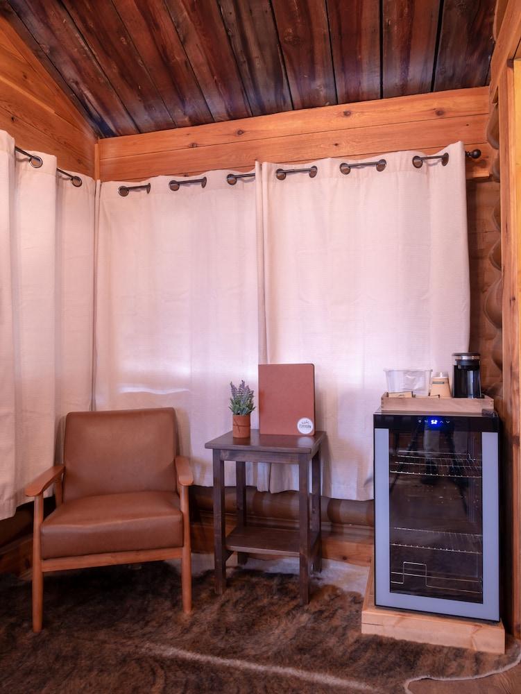 Elkhorn Cabins And Inn photo 38