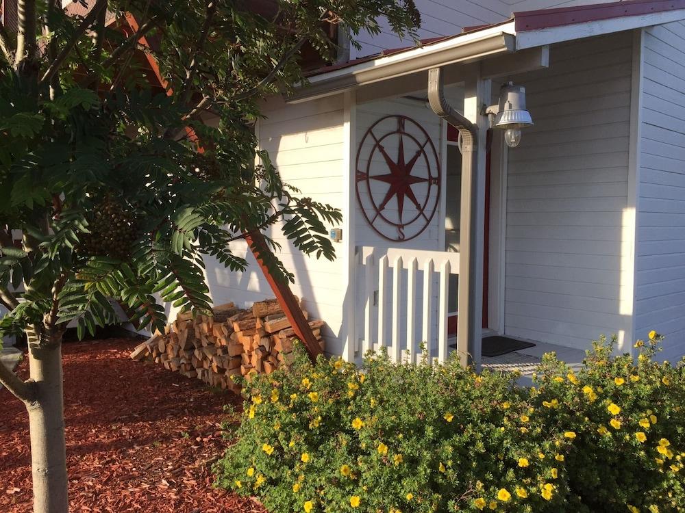 White House Inn on the Waterfront photo 10