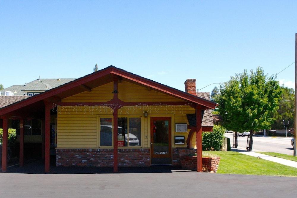 Melody Ranch Motel photo 51