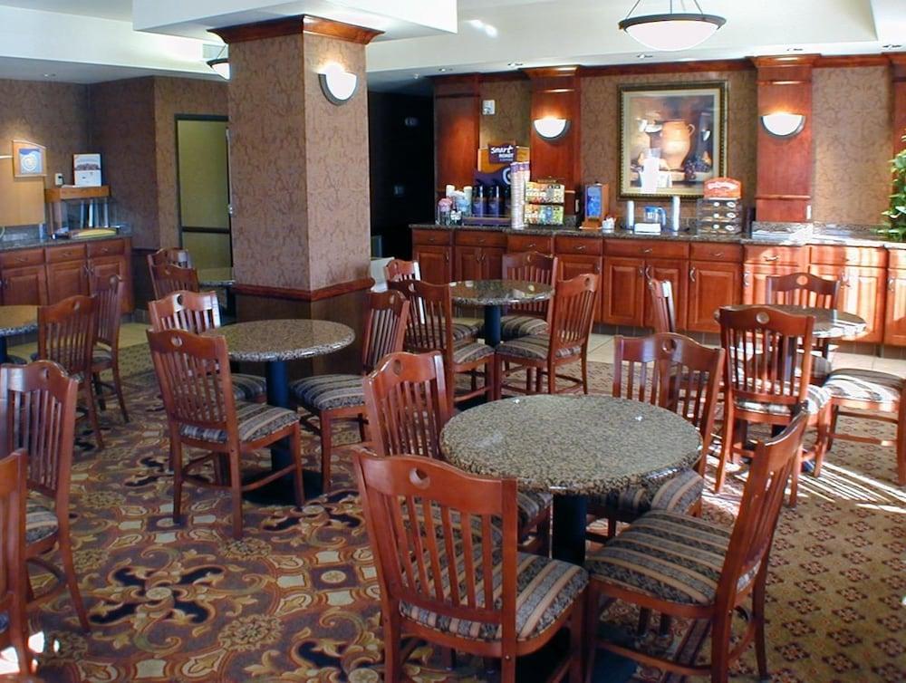 Holiday Inn Express Hotel & Suites Barstow-Outlet Center by IHG photo 26