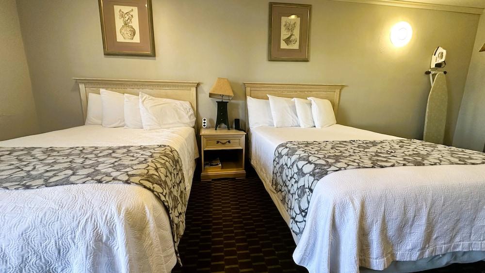 Atrium Inn photo 5