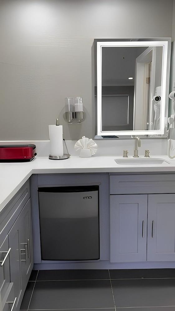Omeo Suites photo 24