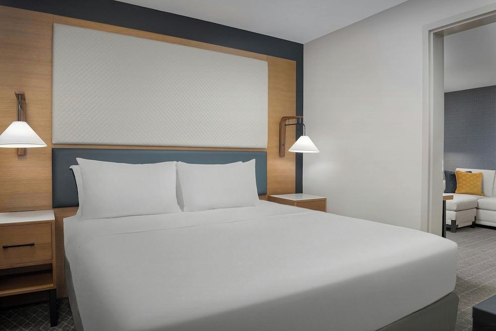 Residence Inn Seattle Northgate Station photo 9