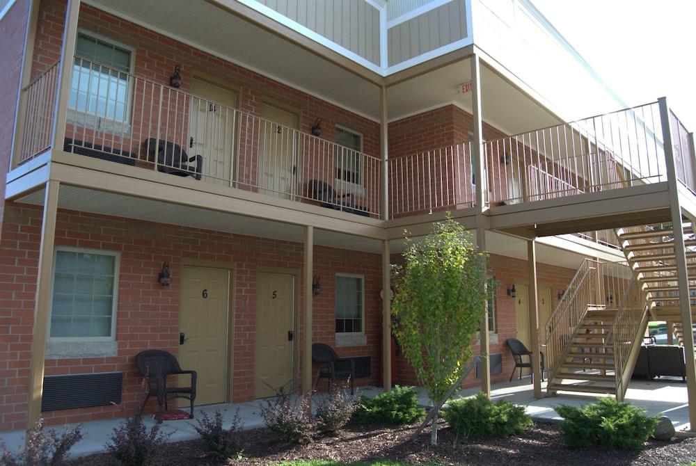 Put in Bay Victory Station Hotel photo 26