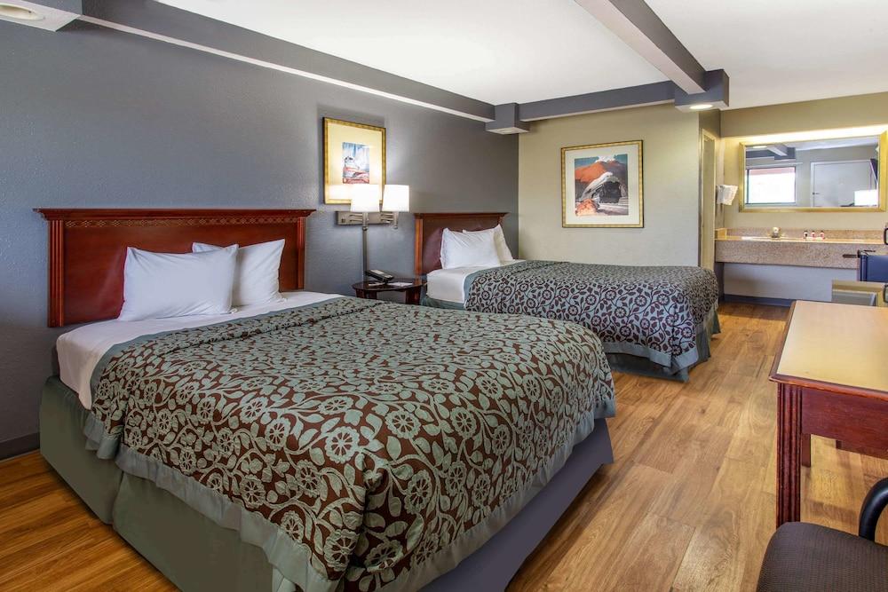 Travelodge by Wyndham Chicago - South Holland photo 8