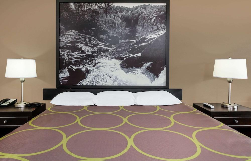 Super 8 by Wyndham Monteagle TN photo 14
