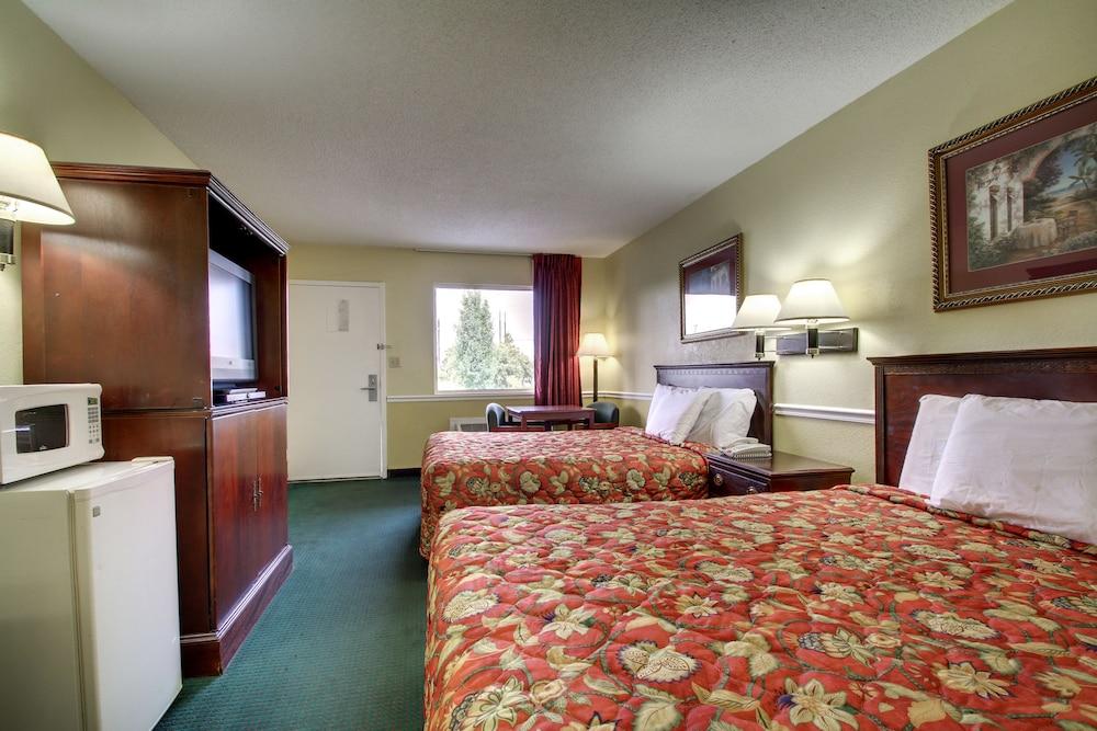 Key West Inn - Montgomery photo 9