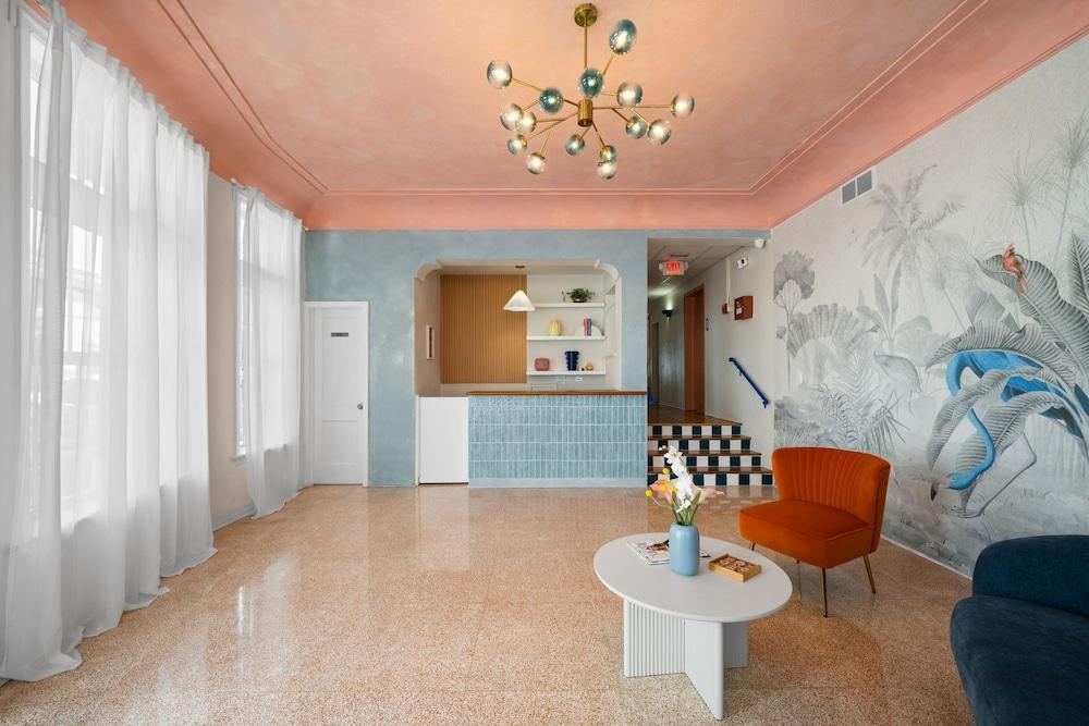 Blue Flamingo Suites photo 19