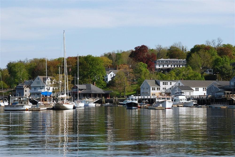 Camden Harbour Inn photo 40