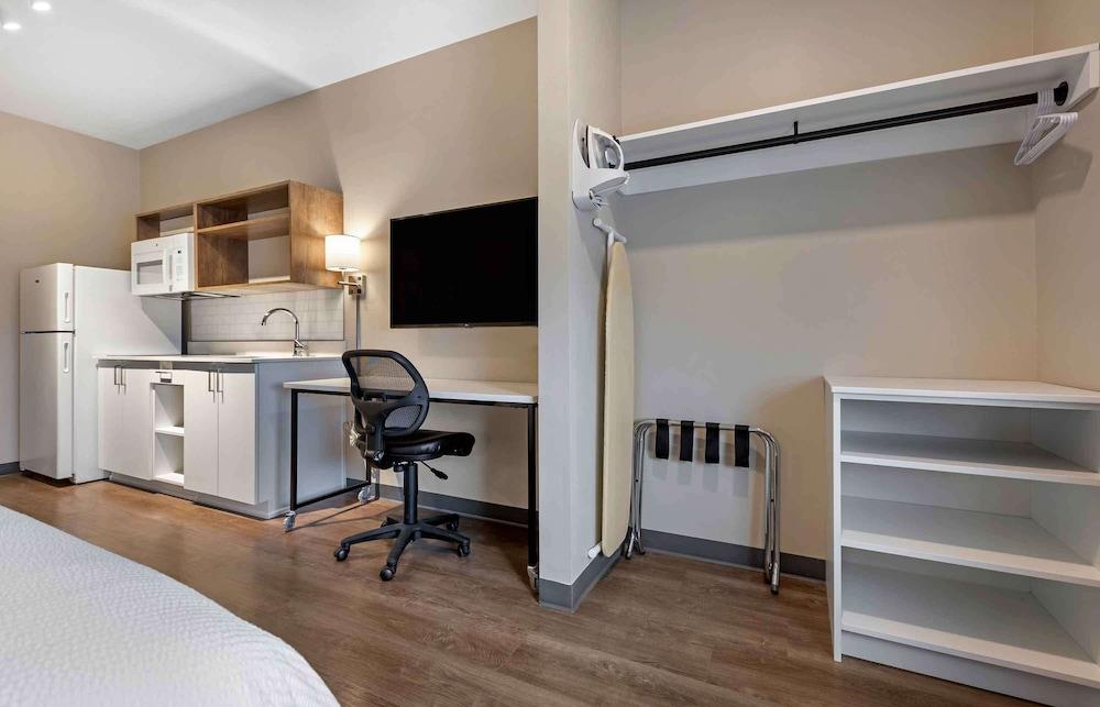Extended Stay America Premier Suites - Bradenton photo 2