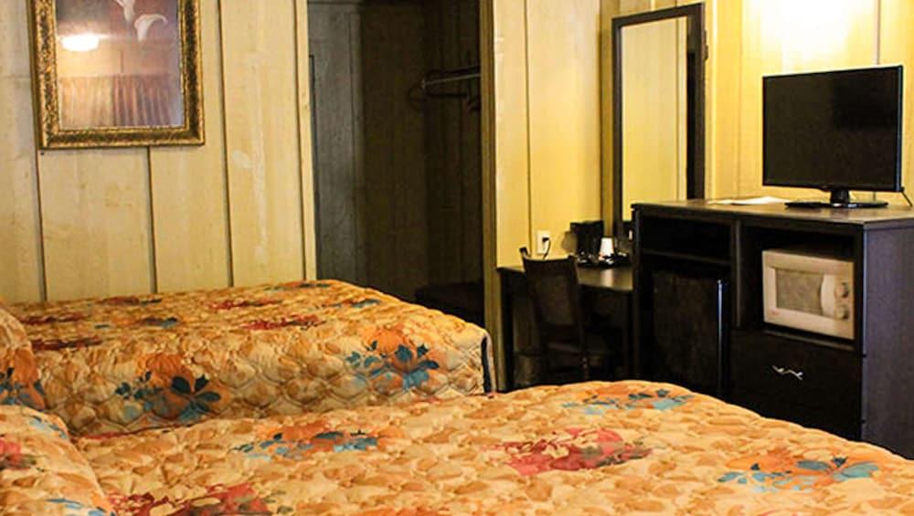 Charles Wesley Motor Lodge photo 11