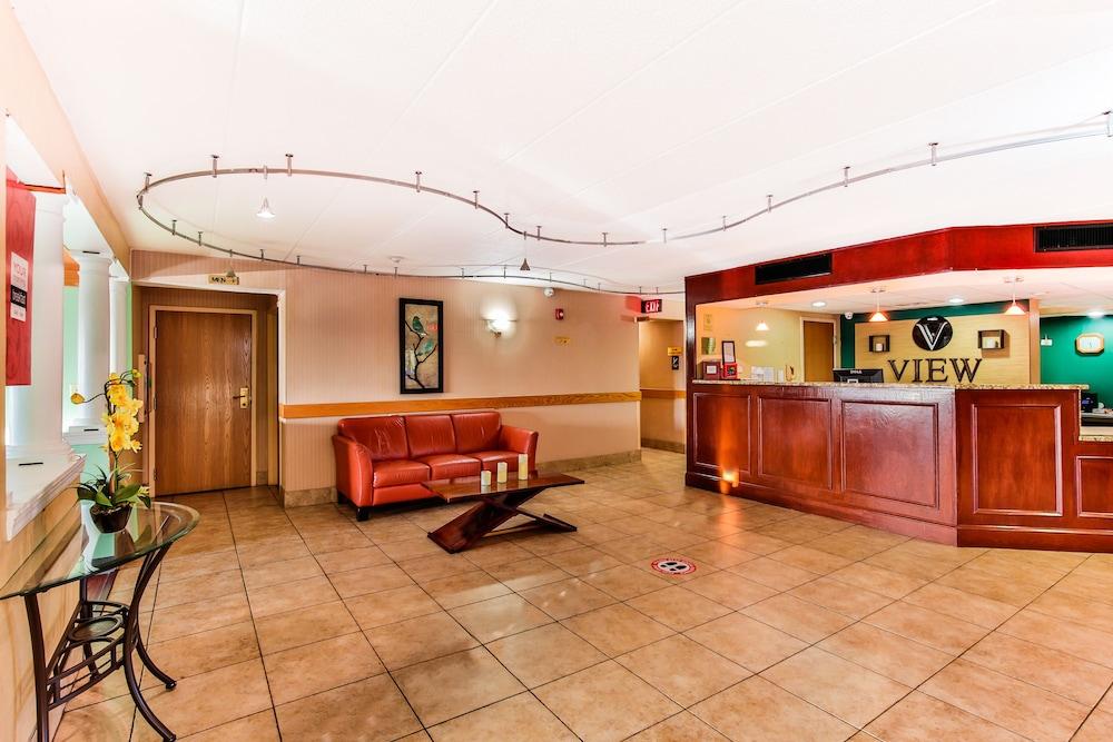 The View Inn & Suites photo 2