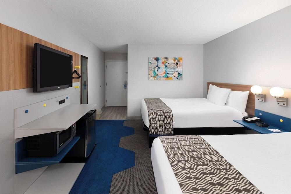 Microtel Inn by Wyndham Bowling Green photo 5