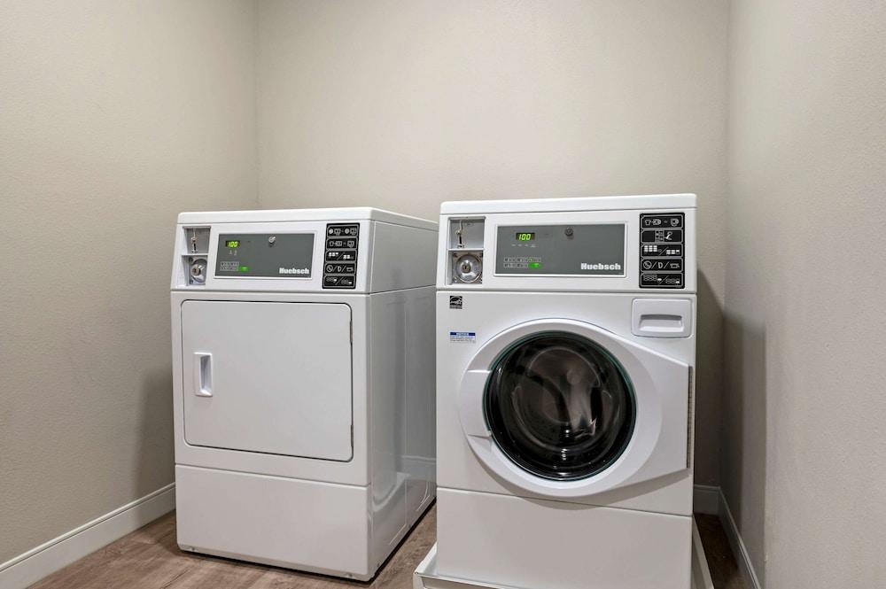 MainStay Suites Cincinnati University - Uptown photo 24